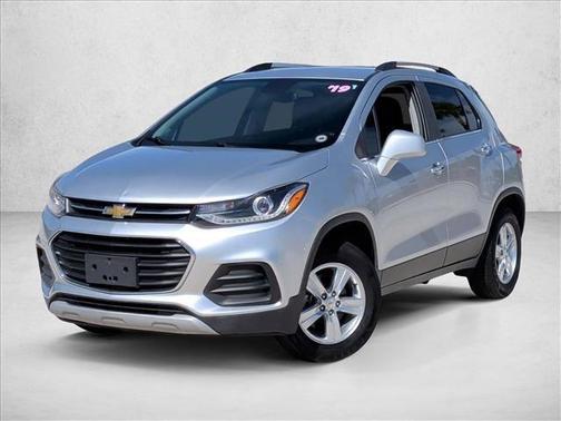 Silver Ice Metallic 2019 Chevrolet Trax LT