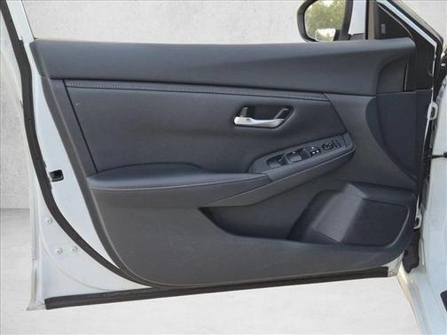 Aspen White TriCoat Pearl 2022 Nissan Sentra SV