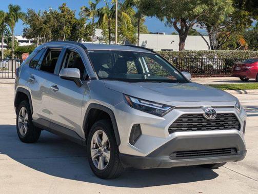 2022 Toyota RAV4 XLE
