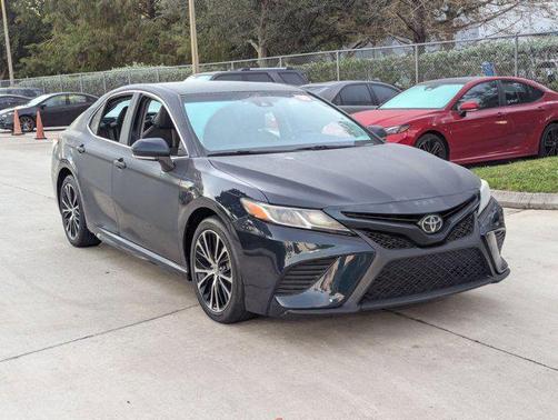 2018 Toyota Camry SE