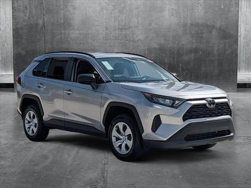 2020 Toyota RAV4 LE