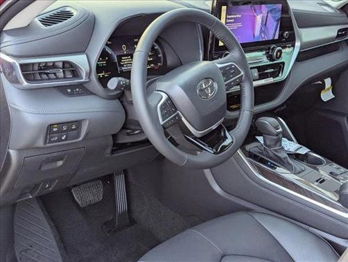 2026 Toyota Highlander Hybrid Platinum