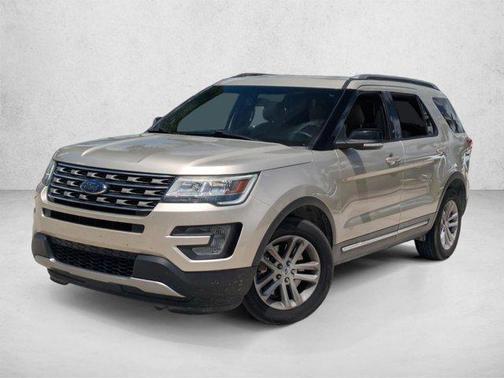 White Gold Metallic 2017 Ford Explorer XLT