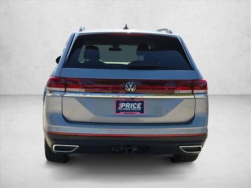 Silver Mist Metallic 2024 Volkswagen Atlas 2.0T SE w/Technology
