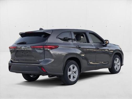 2022 Toyota Highlander L