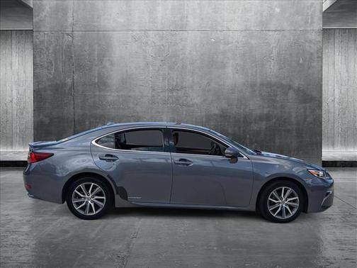 2016 Lexus ES 300h Base