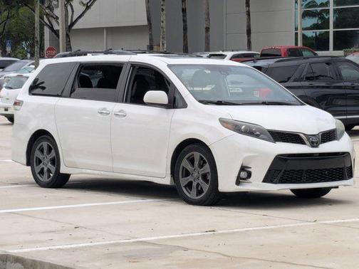 2020 Toyota Sienna SE