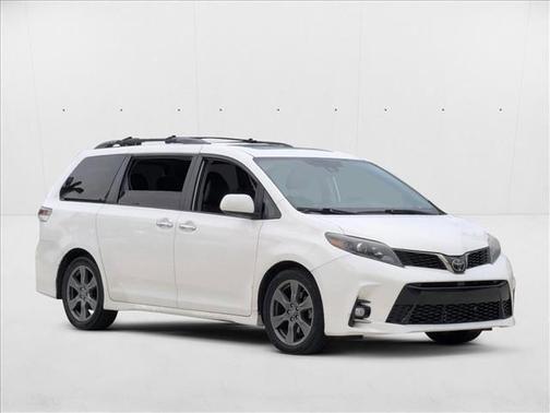 2020 Toyota Sienna SE