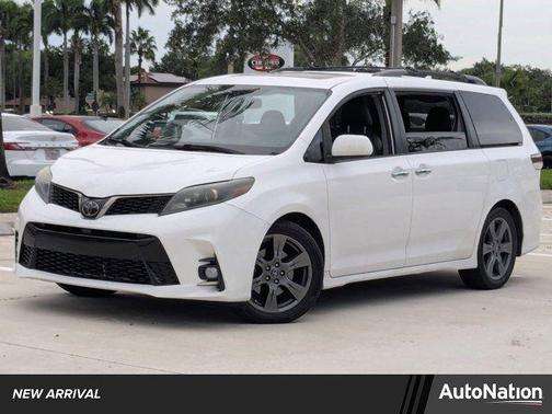 2020 Toyota Sienna SE
