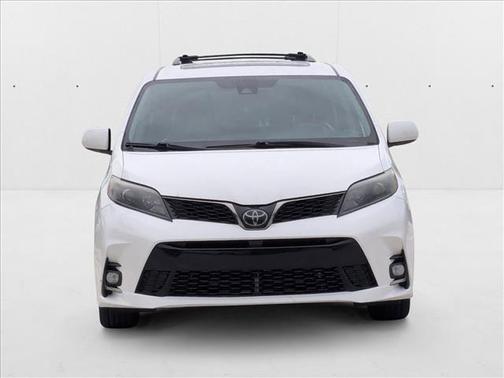 2020 Toyota Sienna SE