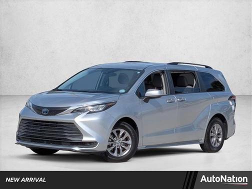 2021 Toyota Sienna LE