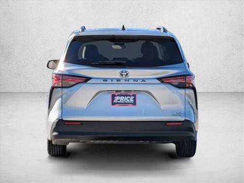 2021 Toyota Sienna LE