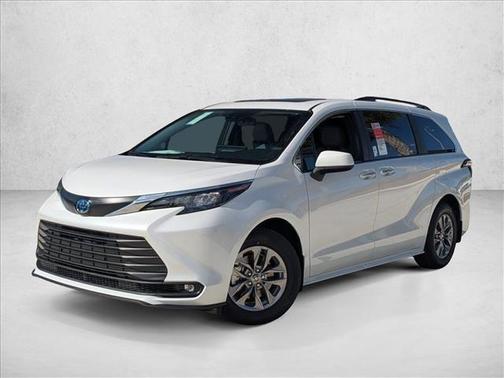 2025 Toyota Sienna XLE