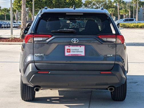 2020 Toyota RAV4 XLE