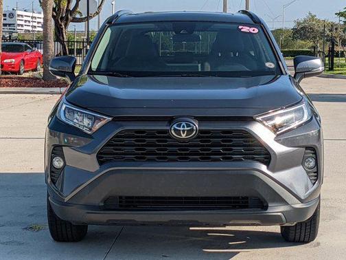 2020 Toyota RAV4 XLE