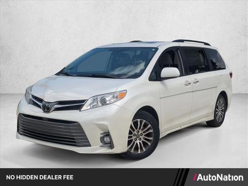 Blizzard Pearl 2019 Toyota Sienna XLE