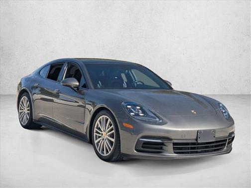 2017 Porsche Panamera 4