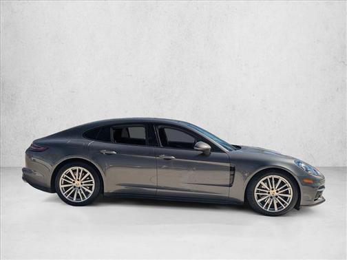 2017 Porsche Panamera 4
