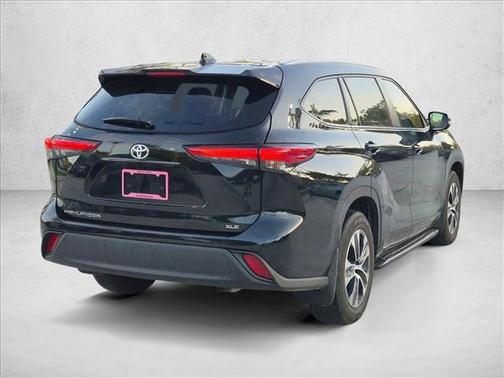 Midnight Black Metallic 2023 Toyota Highlander XLE