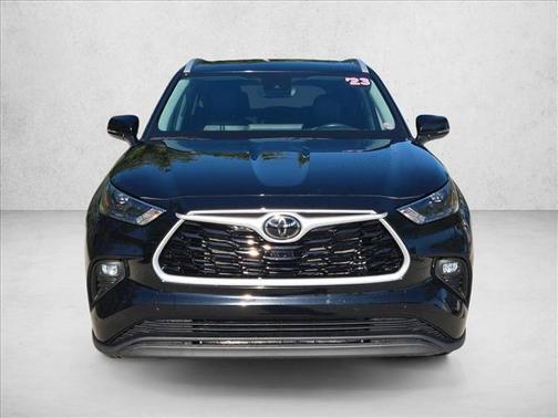 Midnight Black Metallic 2023 Toyota Highlander XLE