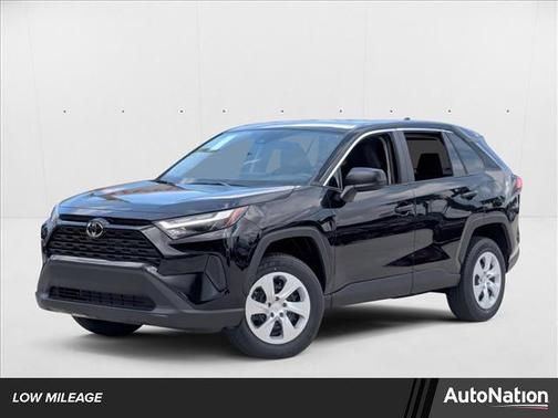 2025 Toyota RAV4 LE