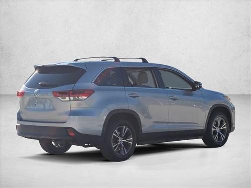 2019 Toyota Highlander LE I4