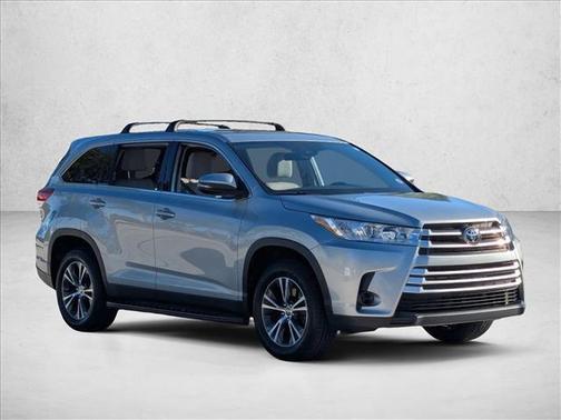 2019 Toyota Highlander LE I4
