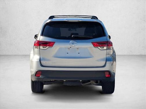 2019 Toyota Highlander LE I4
