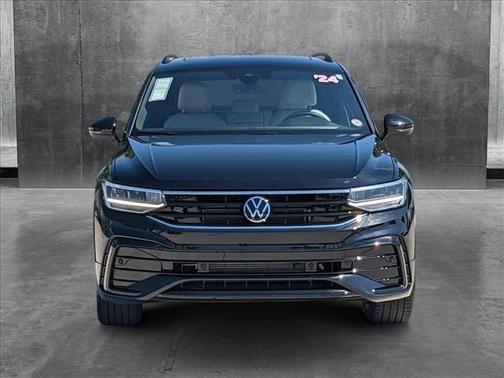 2024 Volkswagen Tiguan 2.0T SE R-Line Black