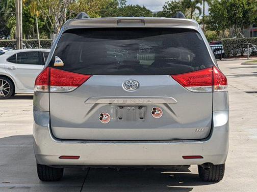 2011 Toyota Sienna XLE