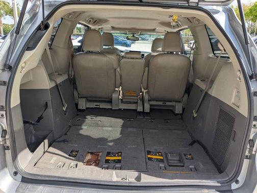 2011 Toyota Sienna XLE