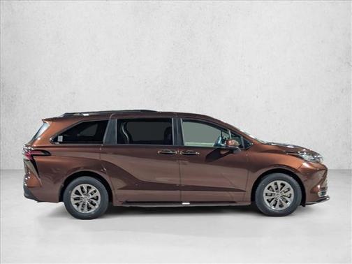 Sunset Bronze Mica 2022 Toyota Sienna XLE
