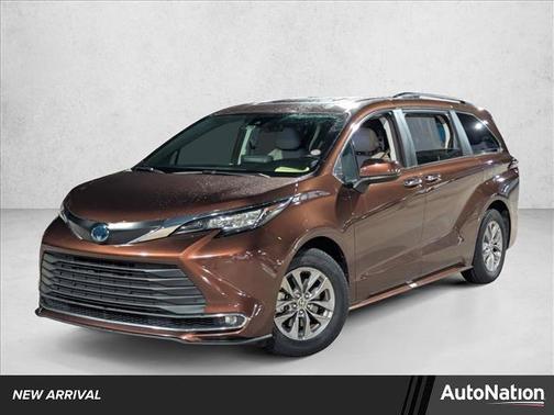 Sunset Bronze Mica 2022 Toyota Sienna XLE