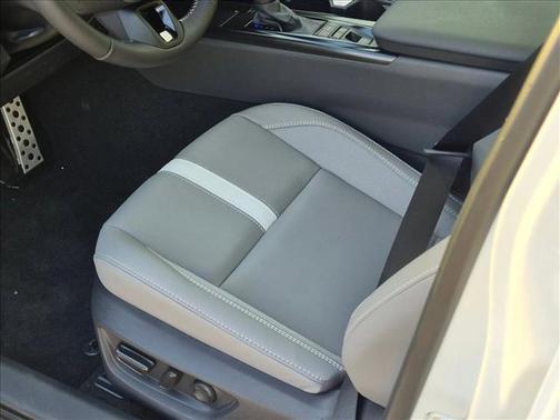 Ice Cap 2026 Toyota Camry SE