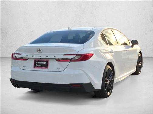 Ice Cap 2026 Toyota Camry SE