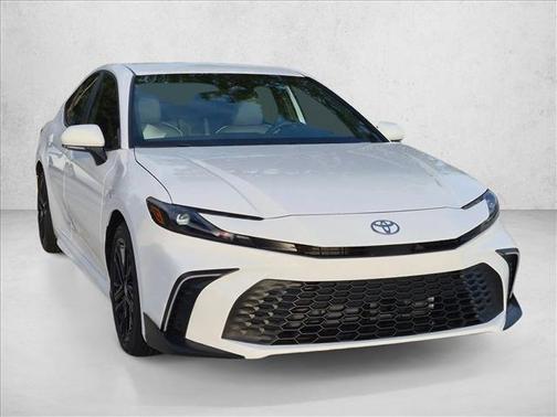 Ice Cap 2026 Toyota Camry SE