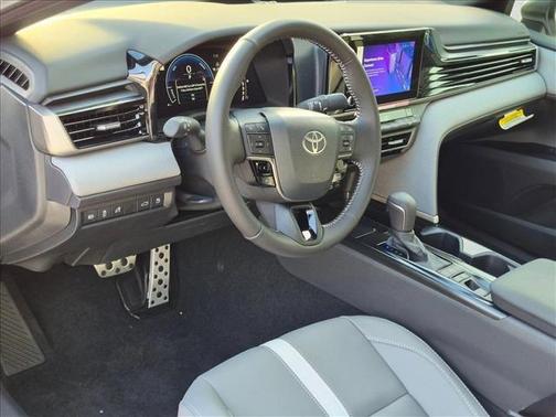Ice Cap 2026 Toyota Camry SE
