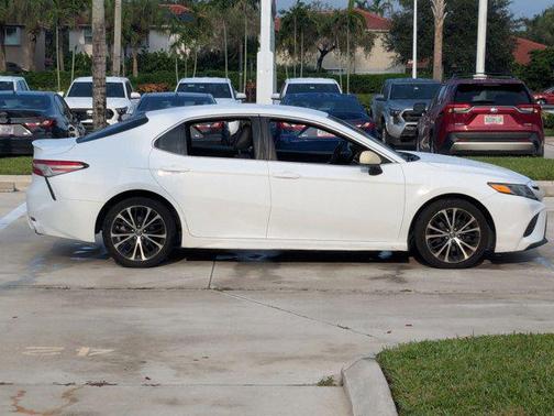 2018 Toyota Camry SE