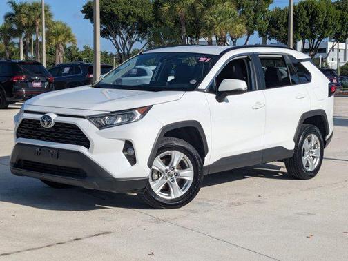 2021 Toyota RAV4 XLE