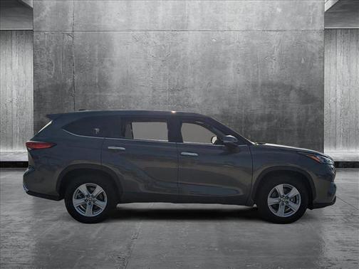 2020 Toyota Highlander LE