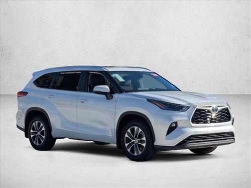 2023 Toyota Highlander Hybrid XLE