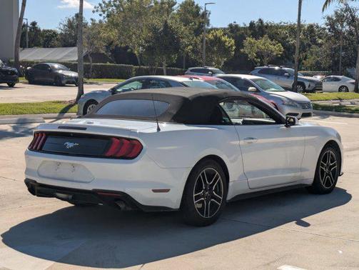 2022 Ford Mustang EcoBoost