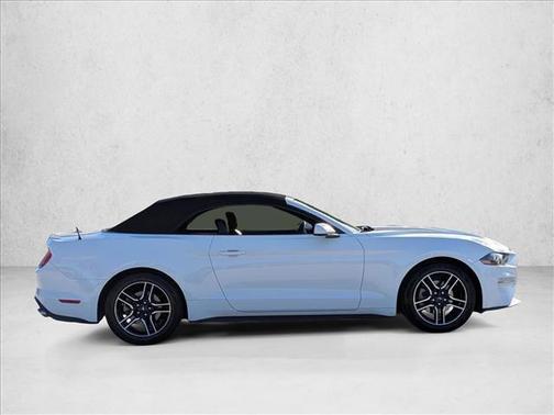 2022 Ford Mustang EcoBoost