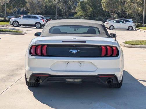 2022 Ford Mustang EcoBoost