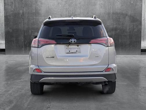 2017 Toyota RAV4 SE