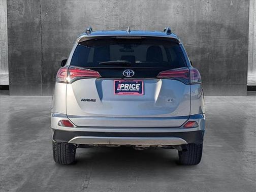 2017 Toyota RAV4 SE