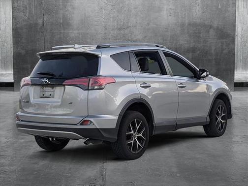 2017 Toyota RAV4 SE