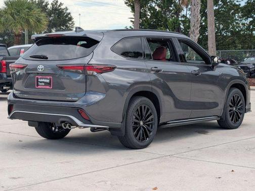 2025 Toyota Highlander XSE