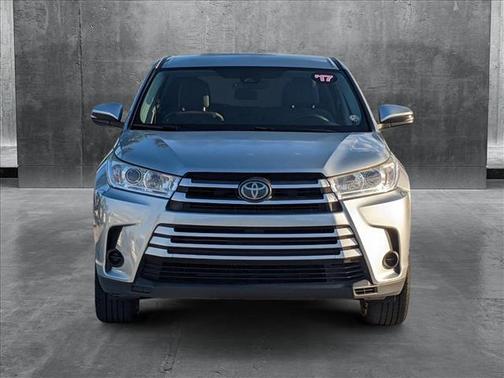 2017 Toyota Highlander LE I4