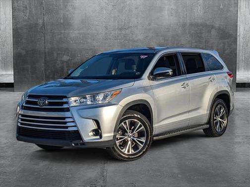 2017 Toyota Highlander LE I4